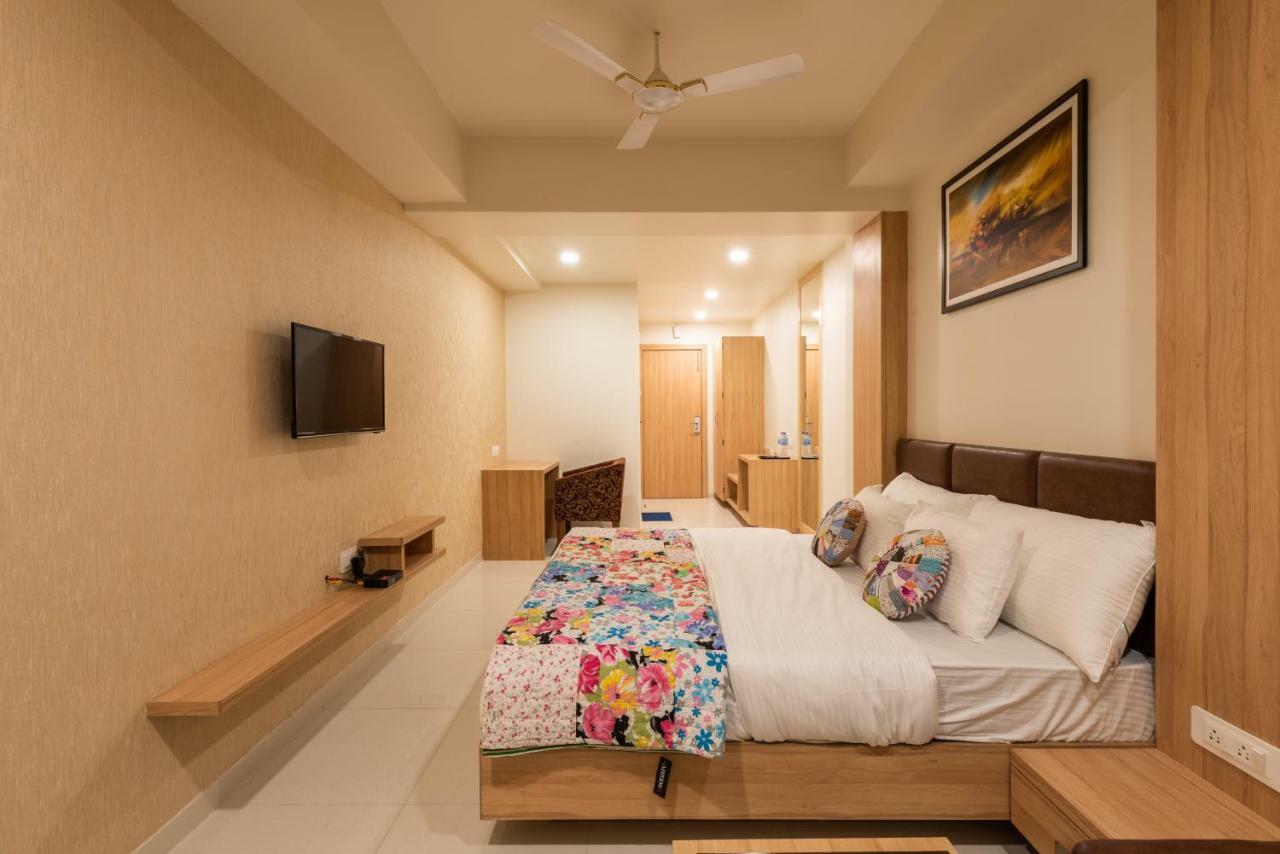 Hotel Drishti,Bhopal Extérieur photo